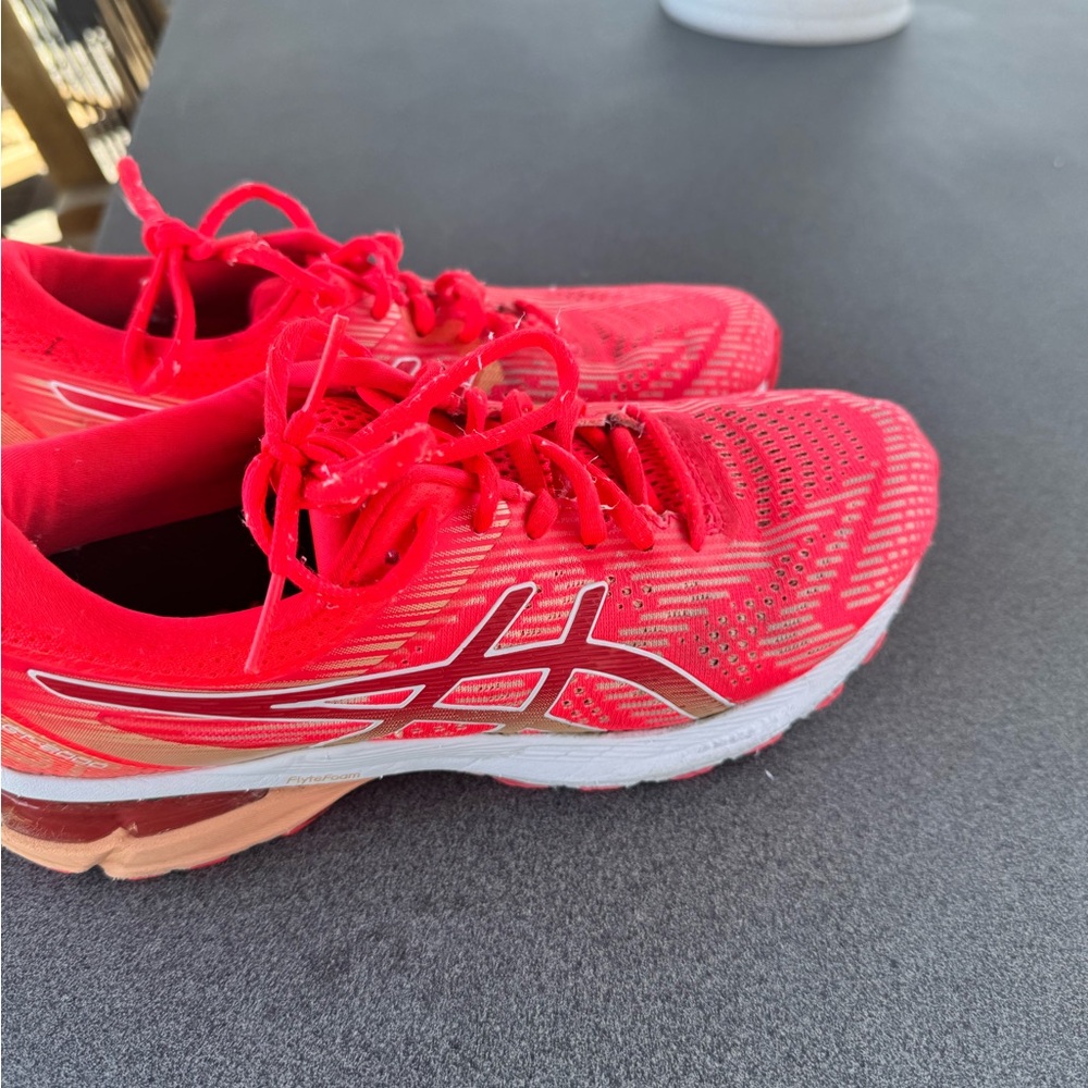 ASICS flytefoam